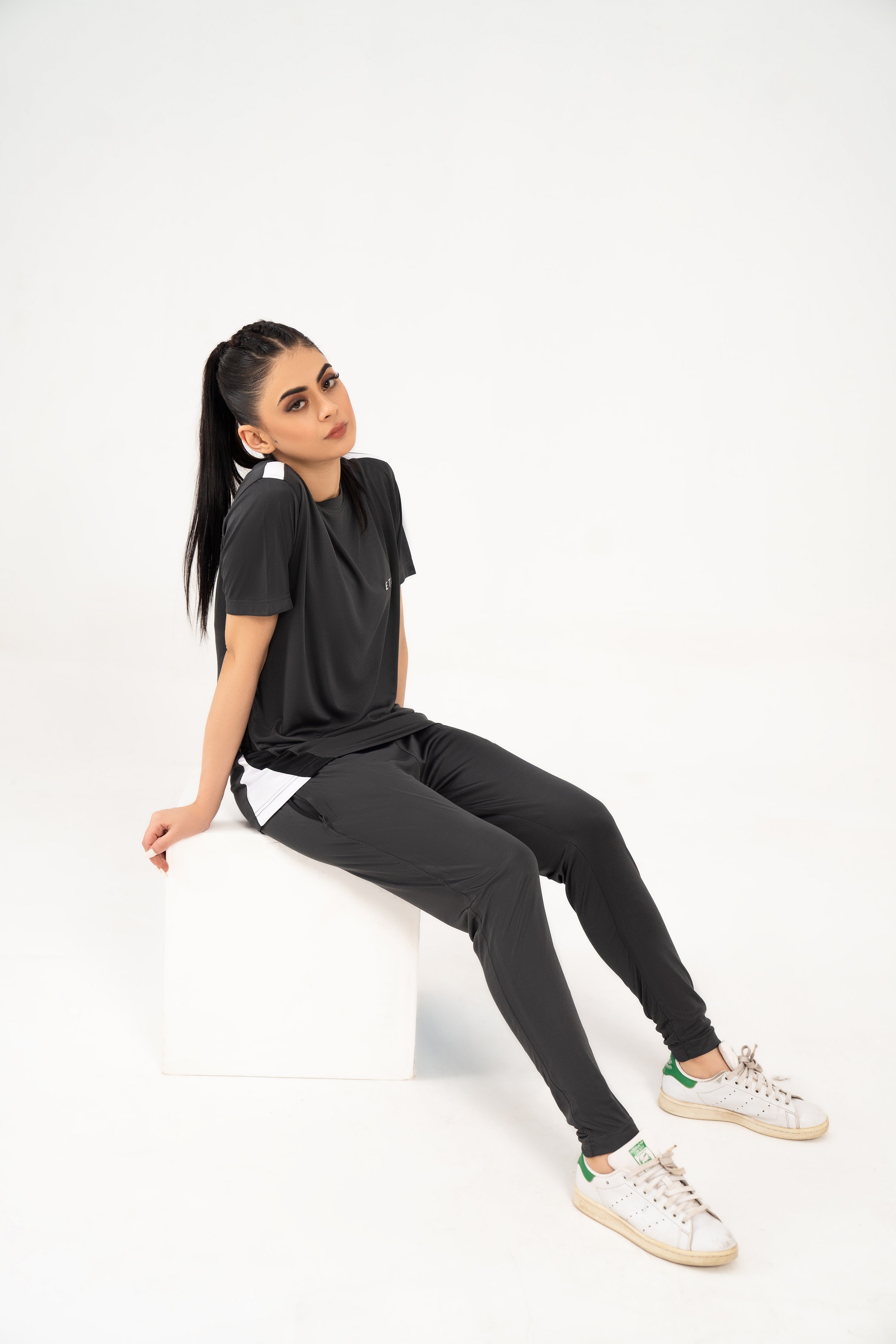 Signature Quick Dry tracksuit - Dark Grey