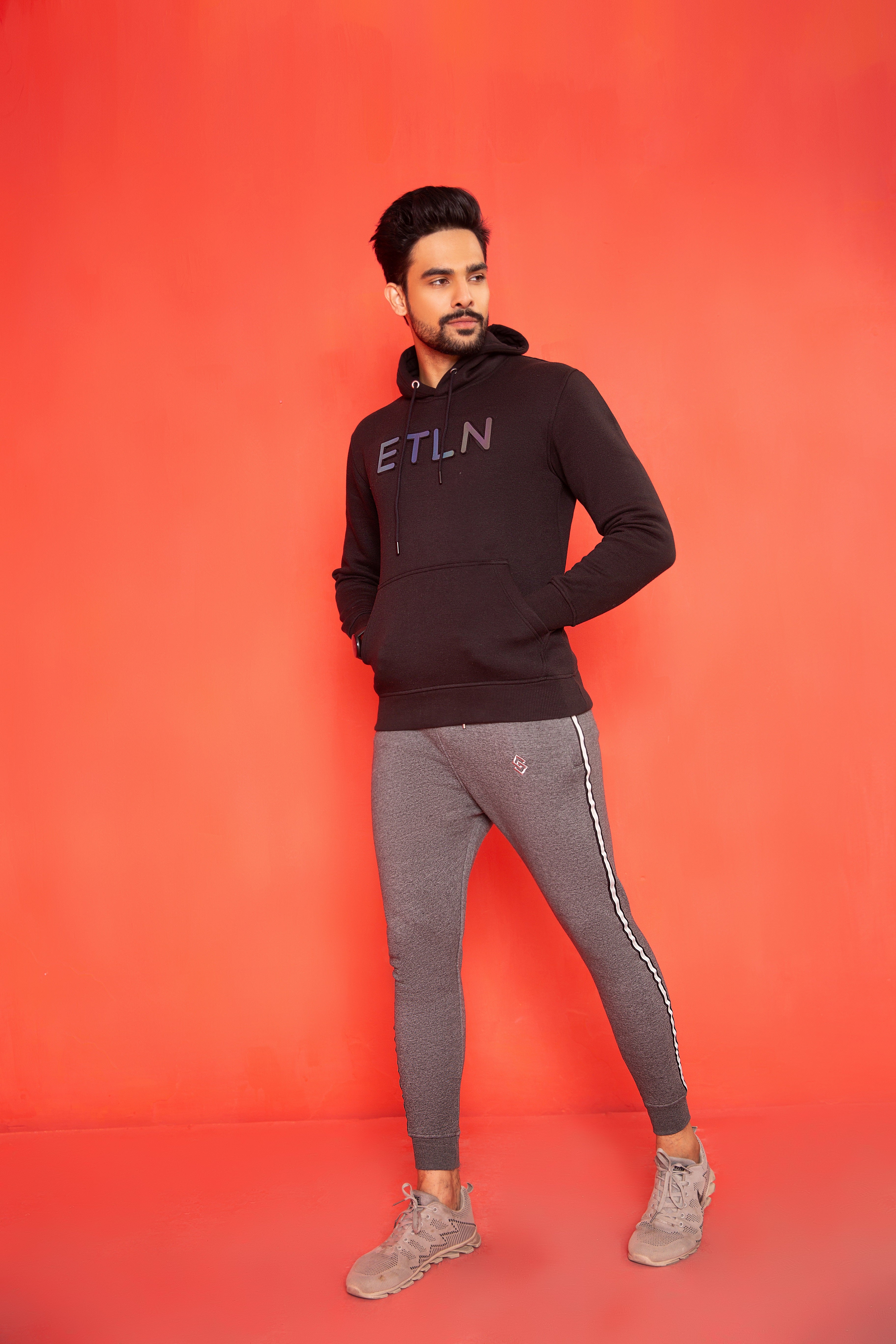 Exclusive ETLN emboss hoodie - Black
